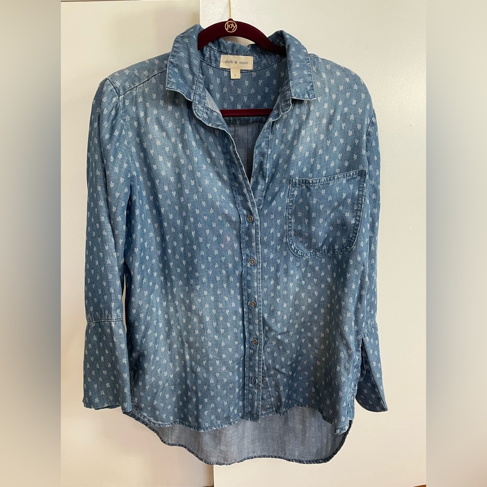 Cloth & stone lightweight denim shirt.